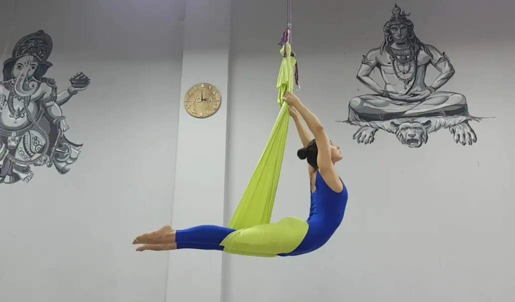 Йога в гамаках